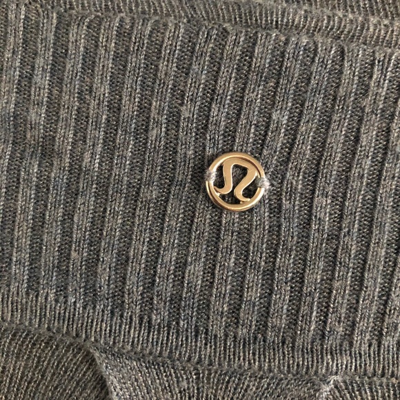 Lululemon Universal Wrap - Picture 7 of 16